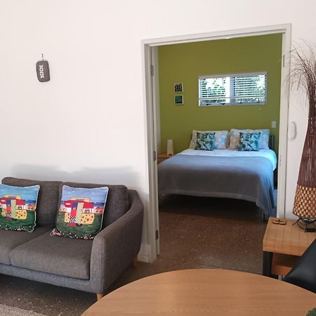 Island Breeze Apartment Oneroa ภายนอก รูปภาพ