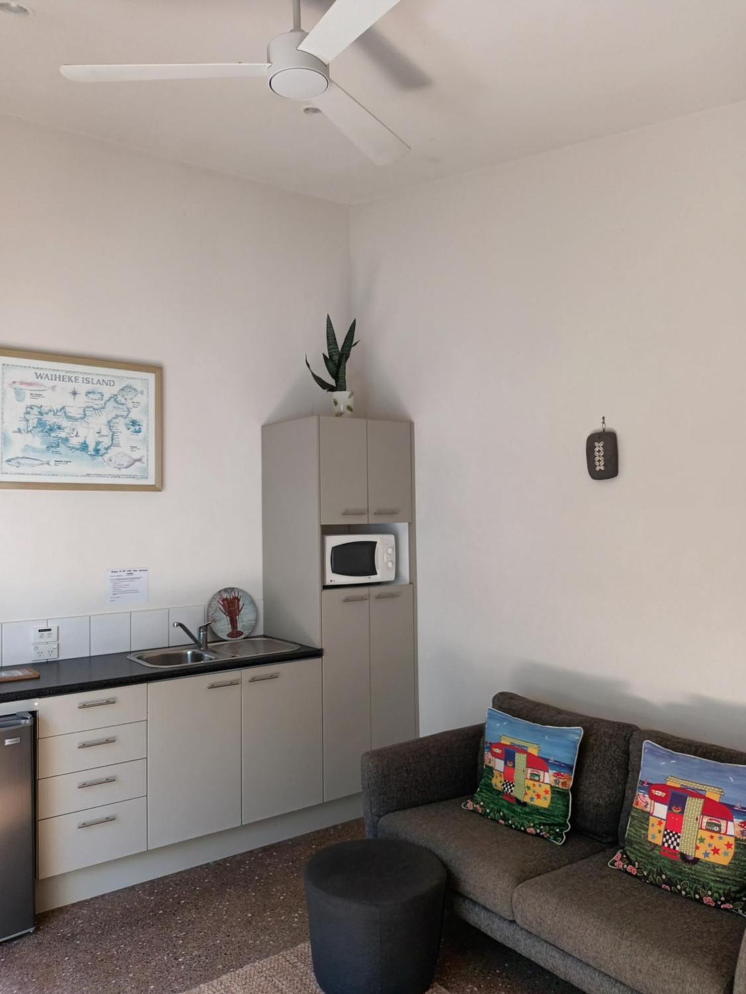 Island Breeze Apartment Oneroa ภายนอก รูปภาพ